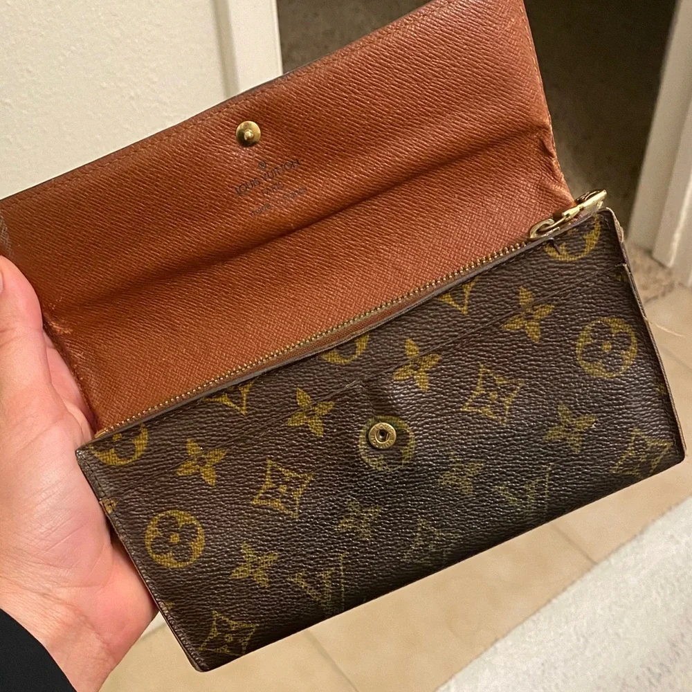 Louis Vuitton Dark Brown Monogram Clutch/Wallet - Picture 12 of 12